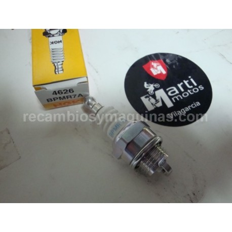 Bujia NGK BPMR7A motosierra desbrozadora