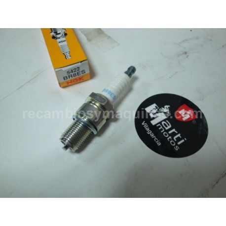 Bujia NGK BR8ES scooter moto piaggio maquina varios