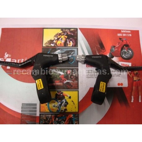 Manetas de freno en carbono